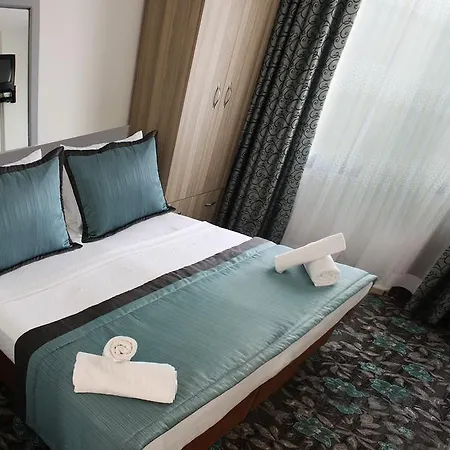 Hotel Arya 3*