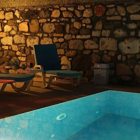 Arya Hotel